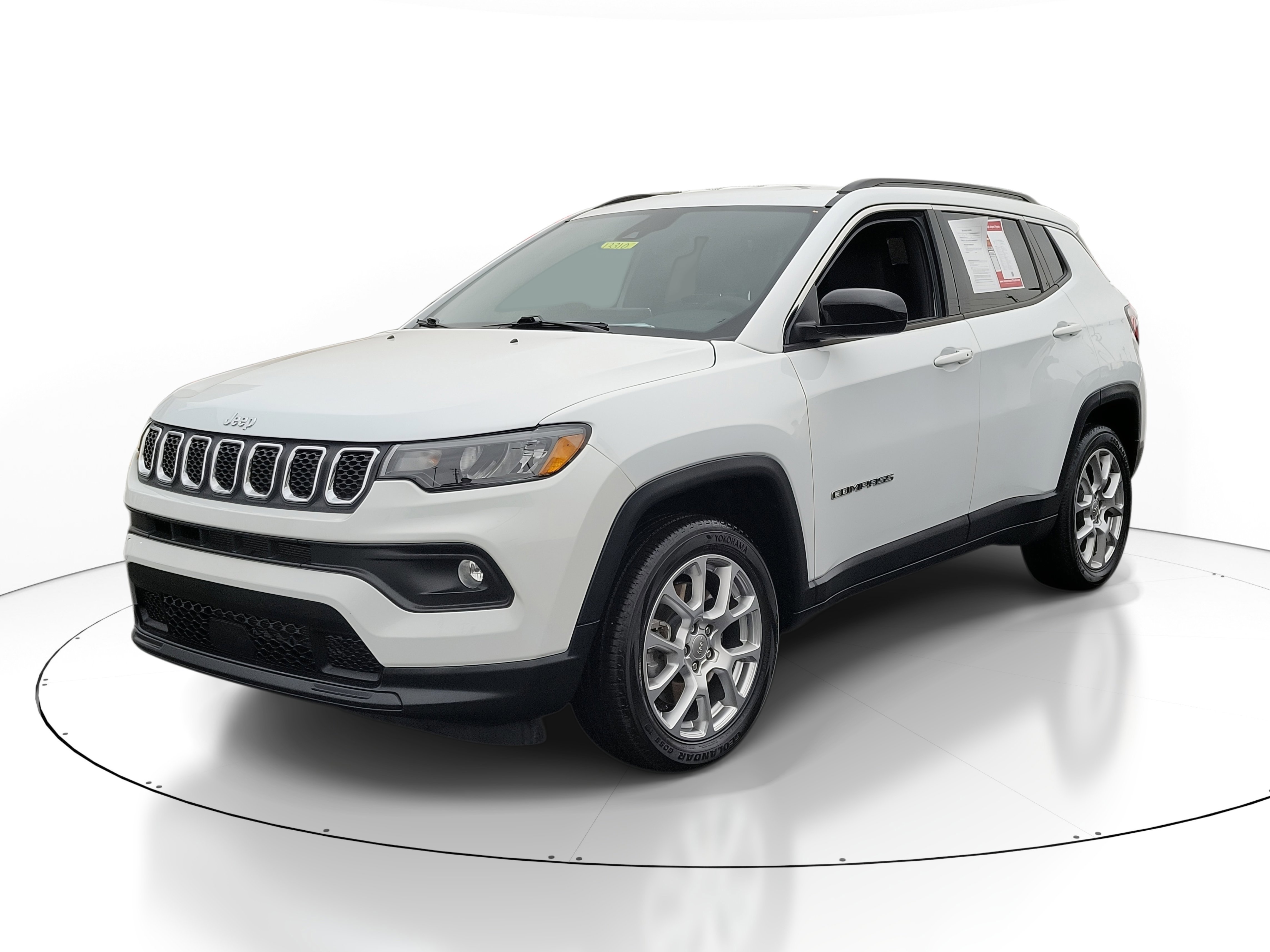 Used 2023 Jeep Compass Latitude image 2