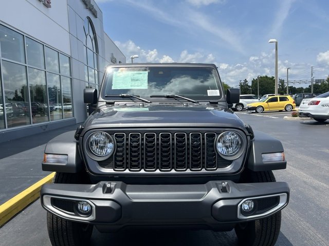 New 2025 Jeep Gladiator Sport image 4