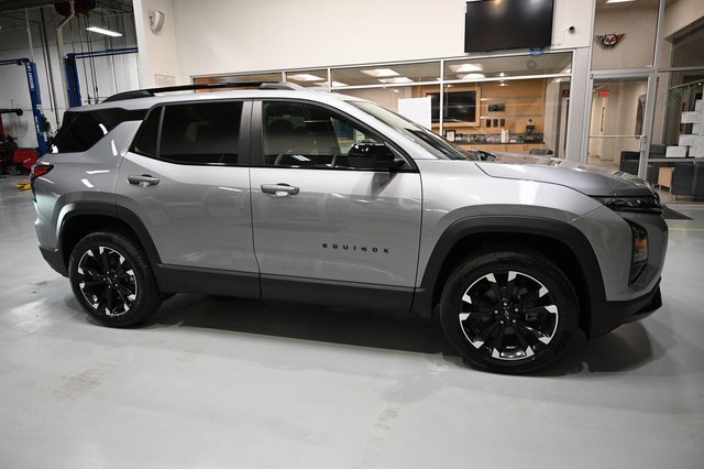 New 2026 Chevrolet Equinox RS image 4