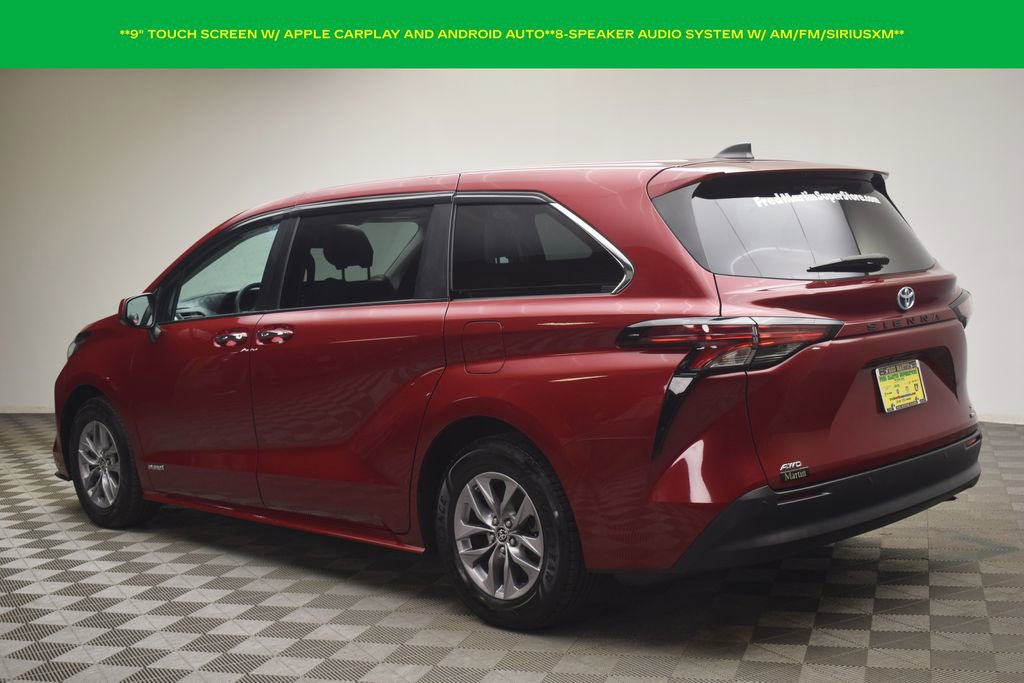 Used 2021 Toyota Sienna XLE image 6
