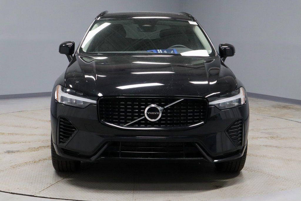 Used 2024 Volvo XC60 T8 Core image 5