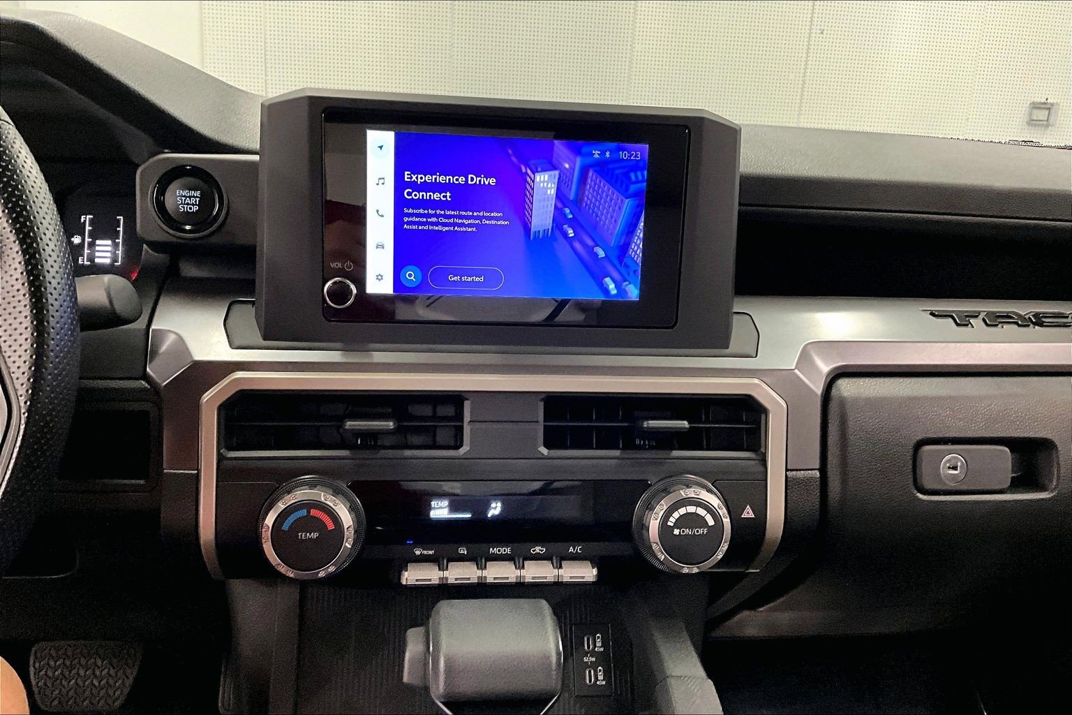Used 2025 Toyota Tacoma SR5 AWD/4WD image 29
