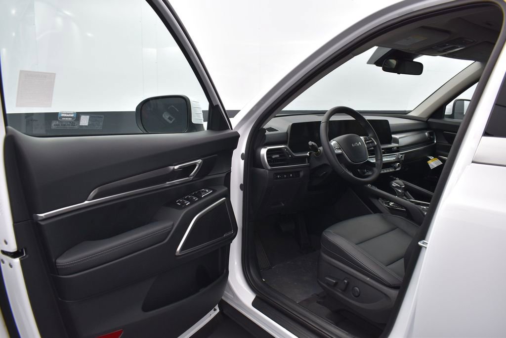 Certified 2024 Kia Telluride S w/ S Sunroof Package image 9