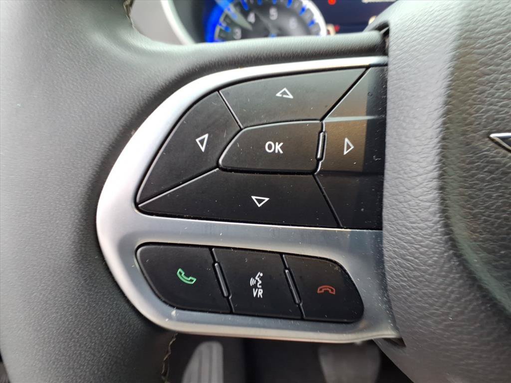 Used 2025 Chrysler Pacifica Select FWD image 18