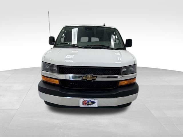 Certified 2025 Chevrolet Express 3500 LT w/ LT Preferred Equipment Group RWD image 8