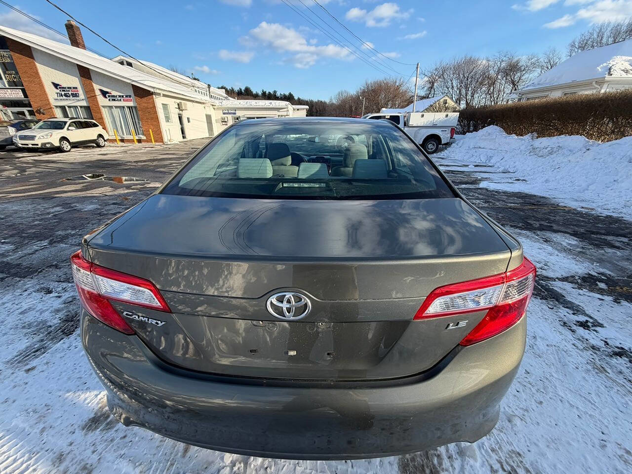 Used 2014 Toyota Camry LE image 20