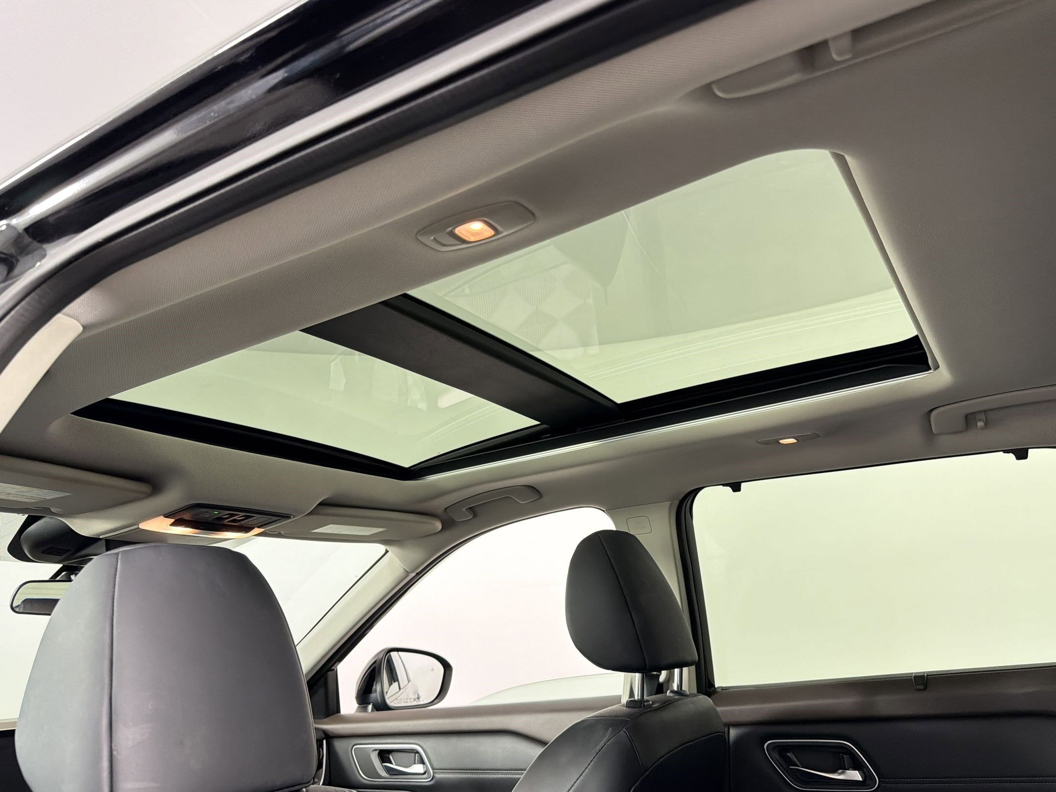 Used 2021 Nissan Rogue SV w/ Premium Package image 19