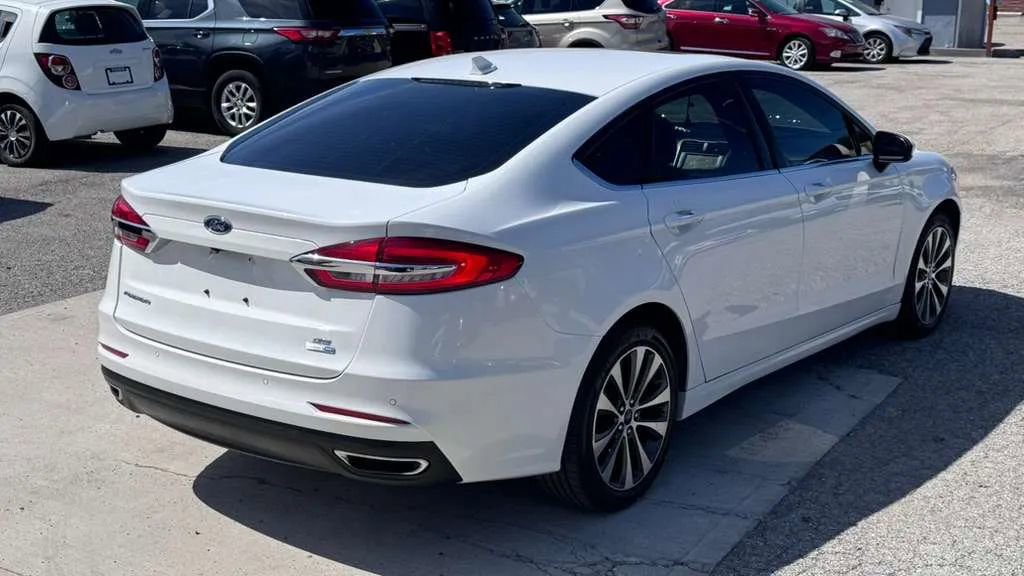 Used 2019 Ford Fusion SE AWD/4WD image 5