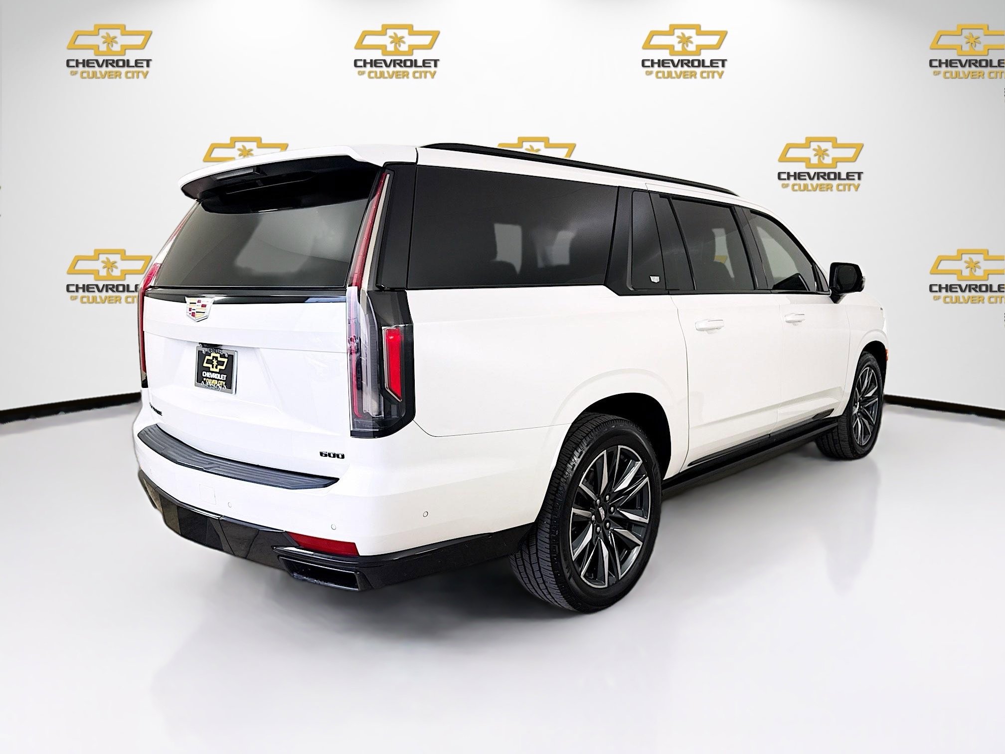 Used 2023 Cadillac Escalade ESV Sport Platinum w/ Heavy-Duty Trailer Package AWD/4WD image 7