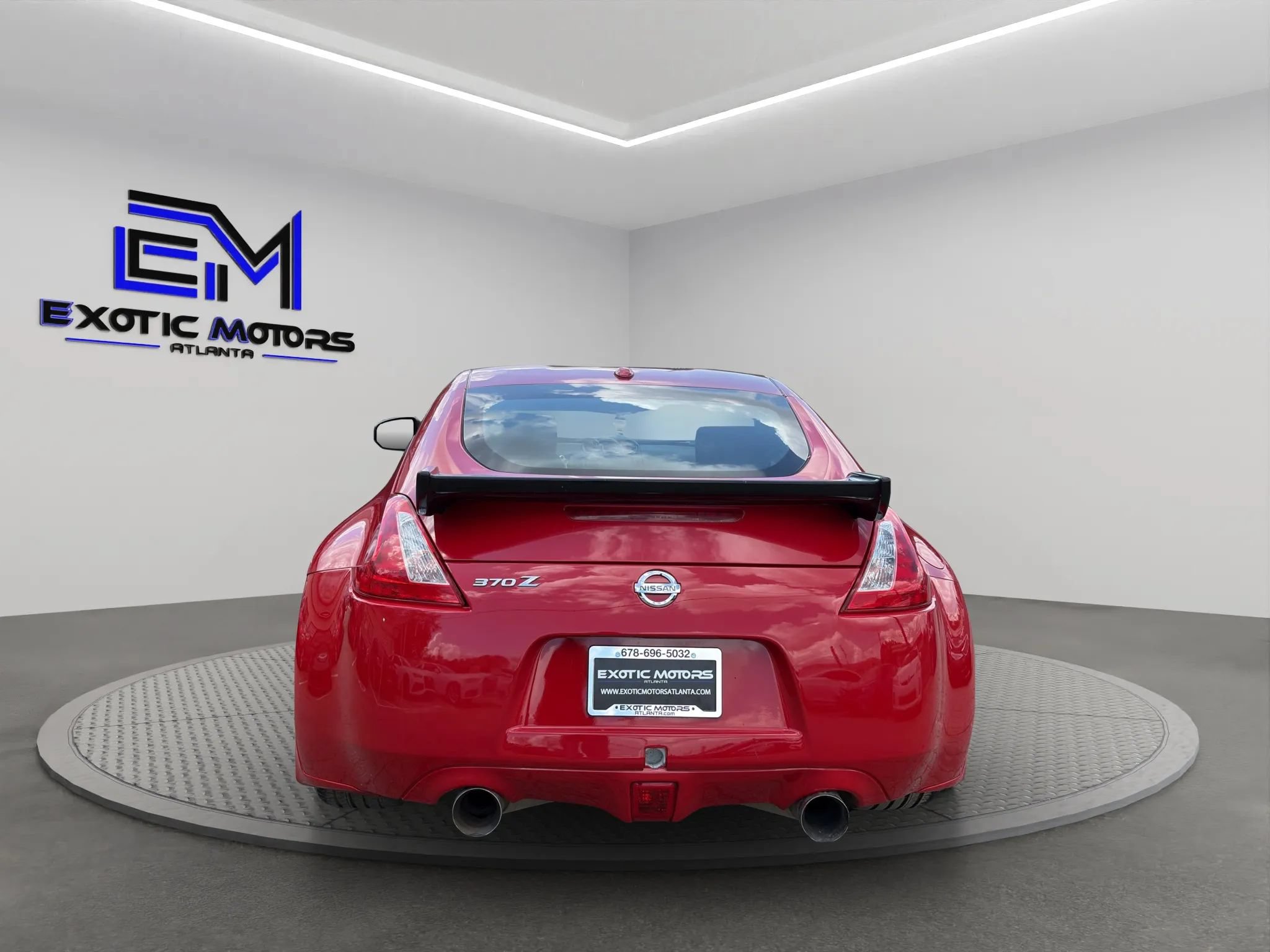 Used 2009 Nissan 370Z Touring RWD image 4