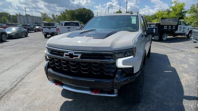 New 2026 Chevrolet Silverado 1500 ZR2 w/ LPO, Dark Essentials Package AWD/4WD image 5
