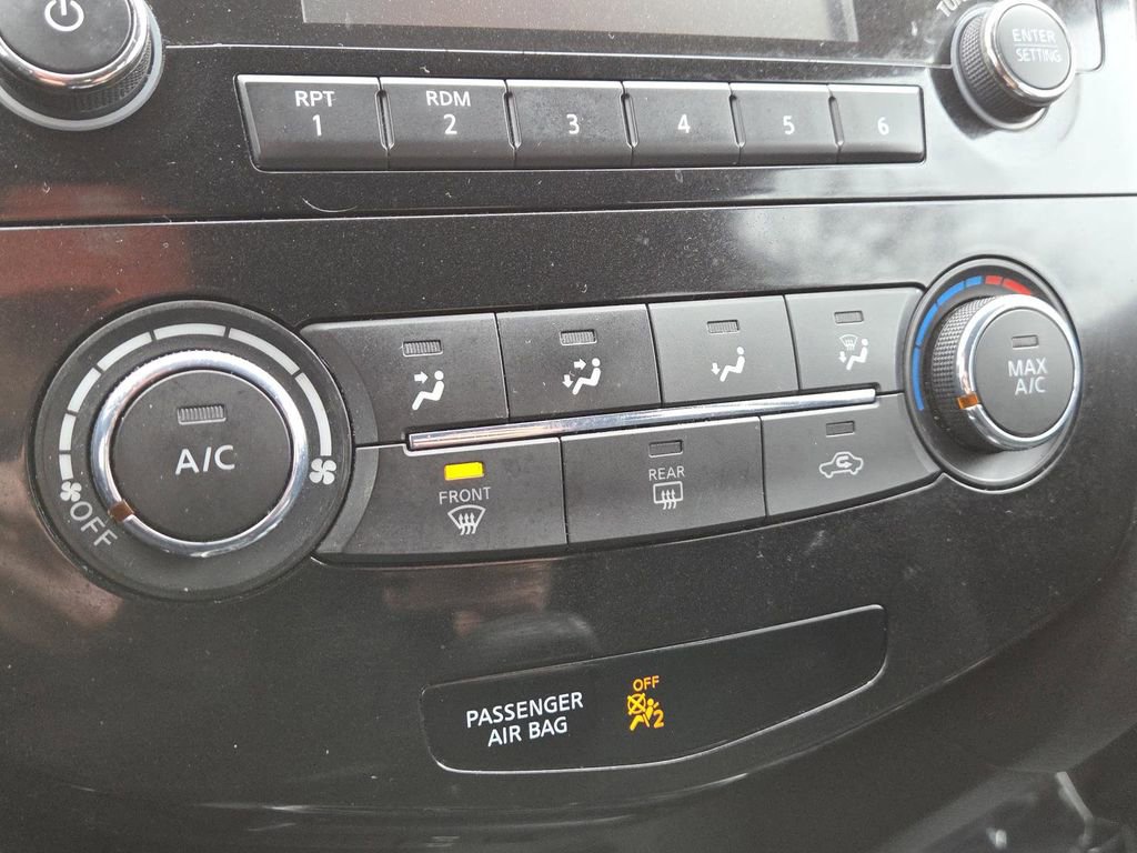 Used 2016 Nissan Rogue SV image 24