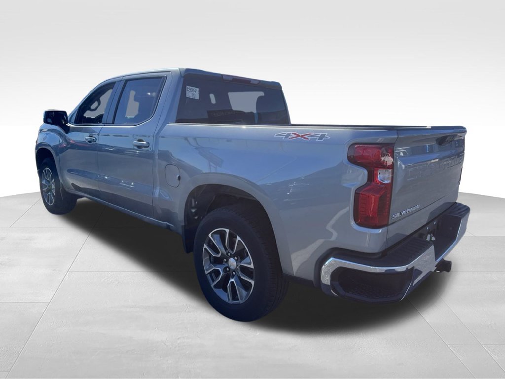 Used 2024 Chevrolet Silverado 1500 LT AWD/4WD image 6