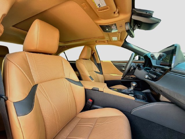 Used 2025 Lexus ES 350 w/ Technology Package FWD image 15
