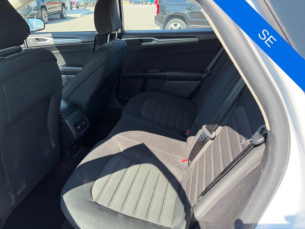 Used 2020 Ford Fusion SE FWD image 10
