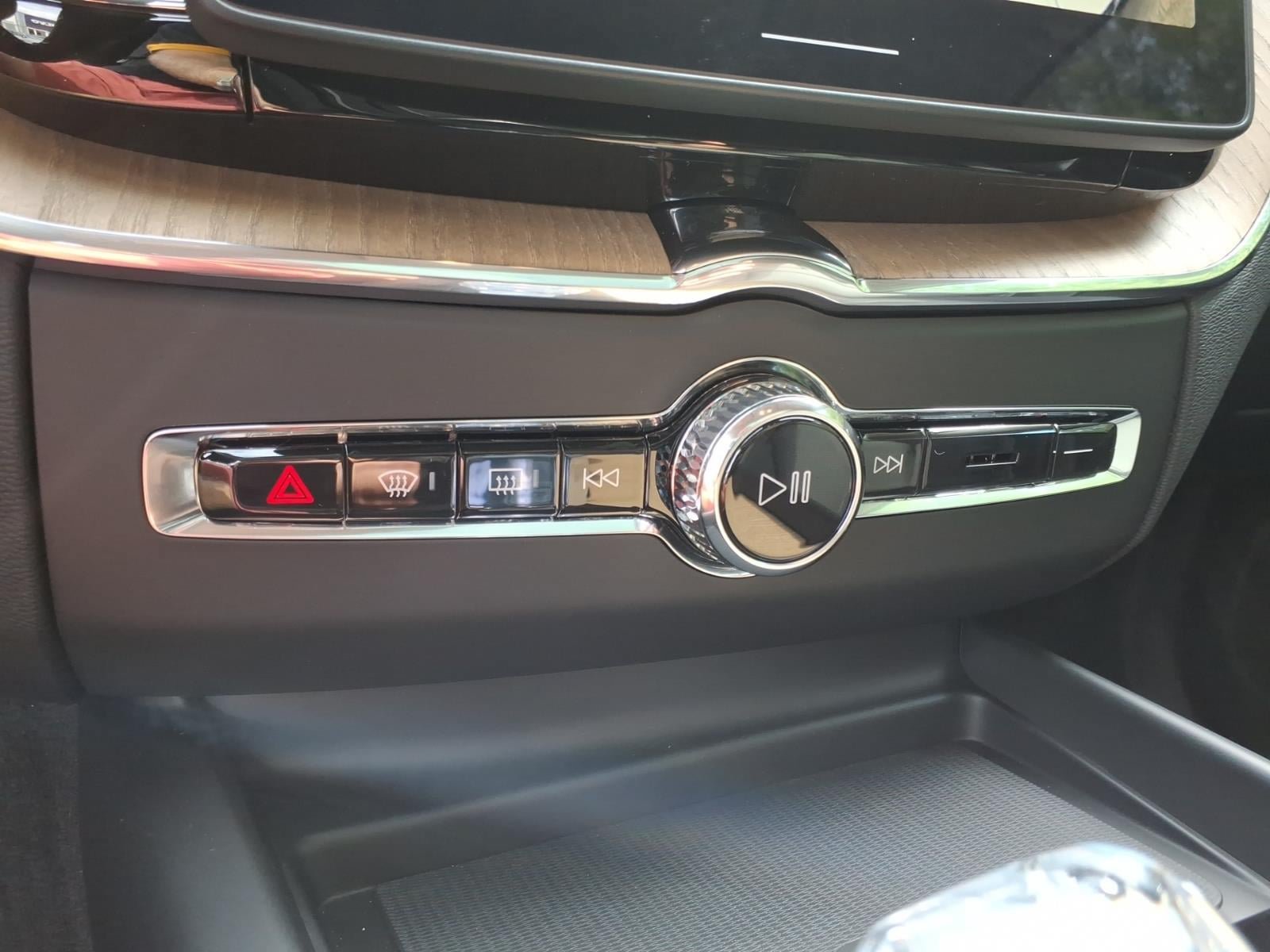 New 2027 Volvo XC60 B5 Ultra AWD/4WD image 14
