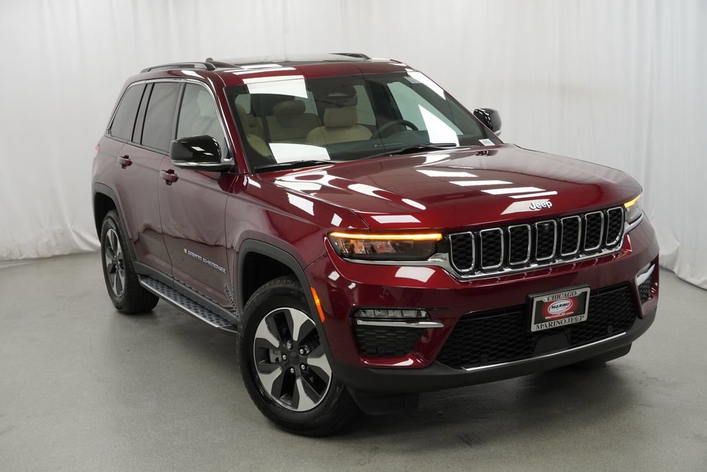 Certified 2025 Jeep Grand Cherokee Limited 4xe w/ Luxury Tech Group II AWD/4WD image 9