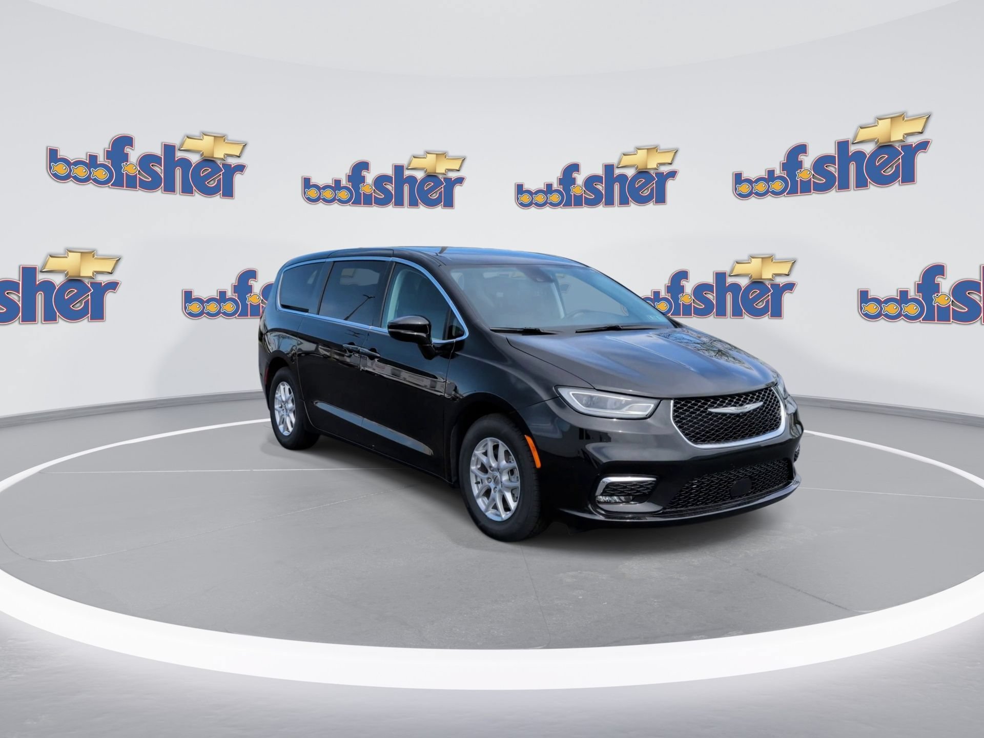 Used 2024 Chrysler Pacifica Touring-L FWD image 2