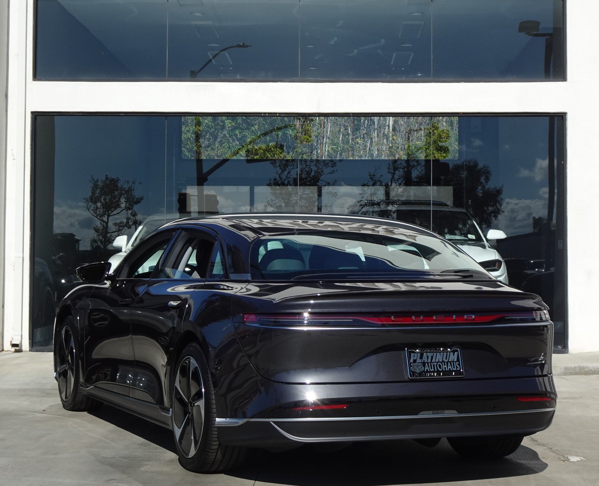 Used 2025 Lucid Air Touring AWD/4WD image 4