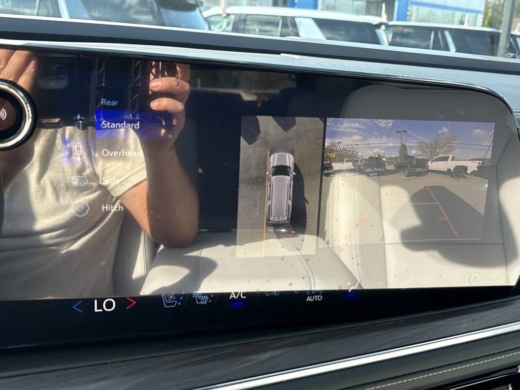 New 2026 Chevrolet Suburban Premier image 16