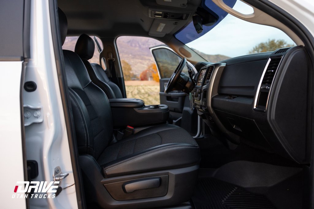 Used 2018 RAM 2500 Big Horn w/ Sport Appearance Group image 17