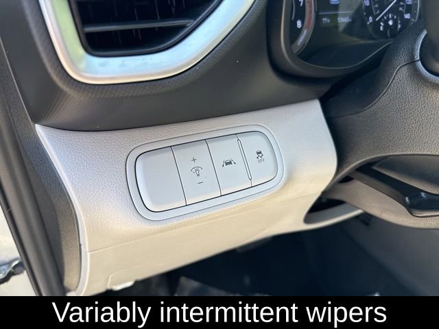 Used 2020 Hyundai Venue SEL image 19