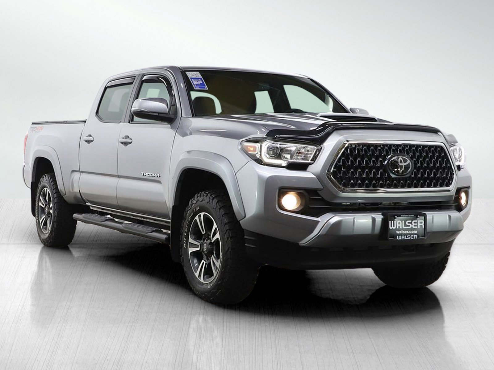 Used 2018 Toyota Tacoma TRD Sport AWD/4WD image 7