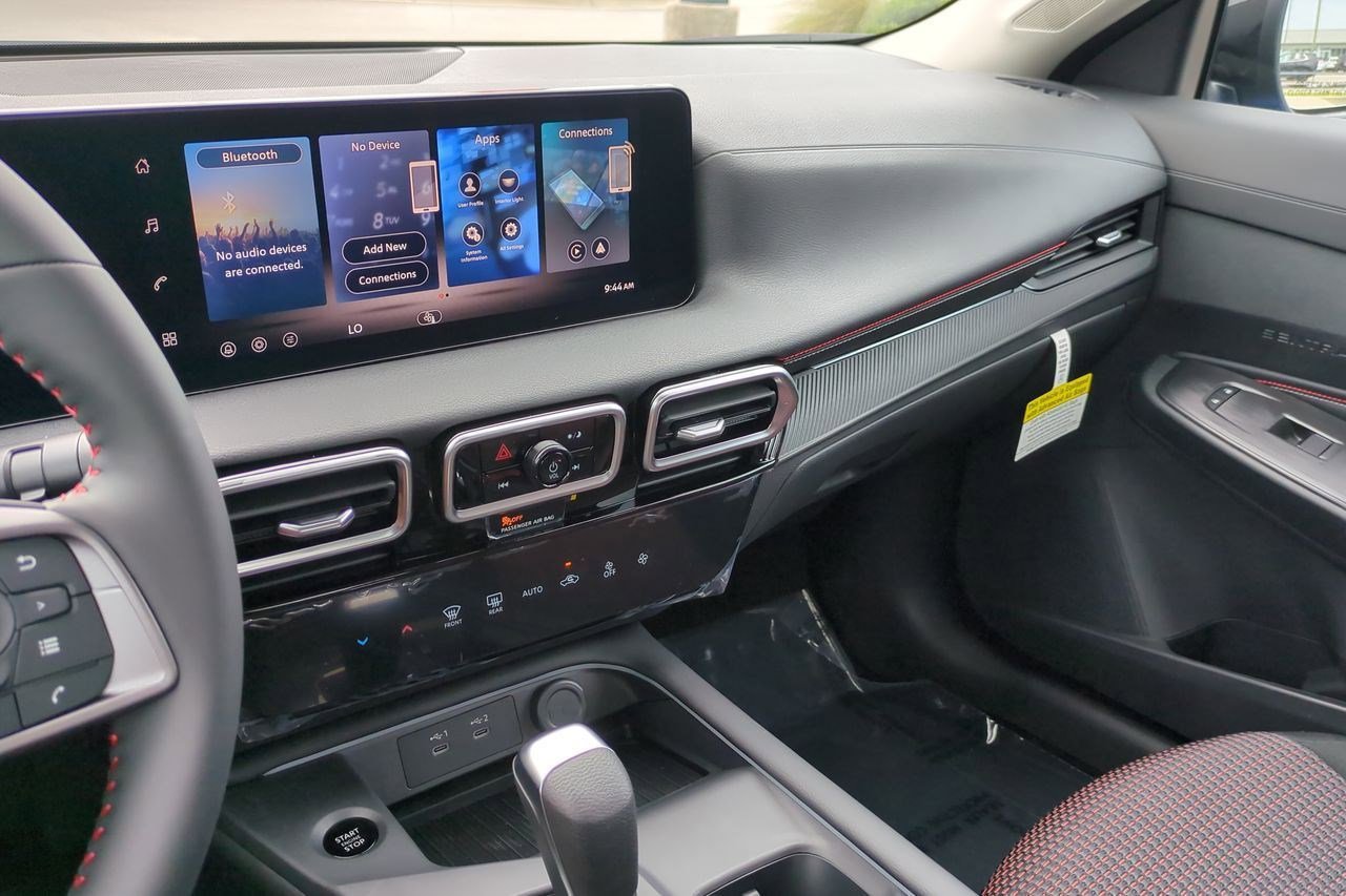 New 2026 Nissan Sentra SR w/ Floor Mat Package FWD image 21