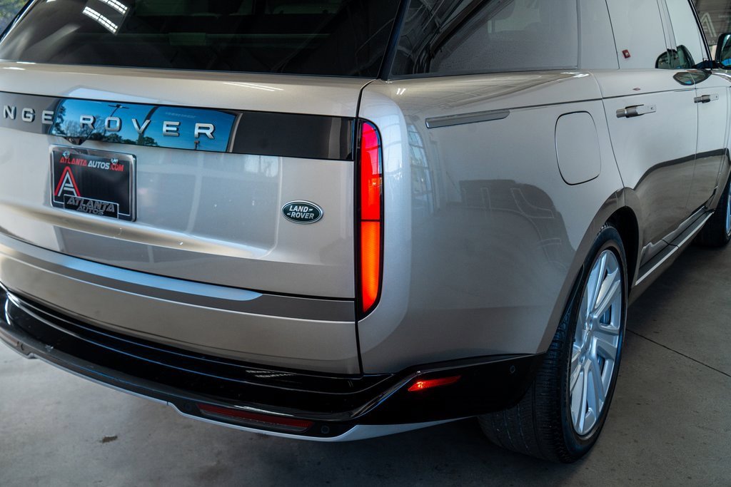 Used 2023 Land Rover Range Rover Long Wheelbase SE image 26