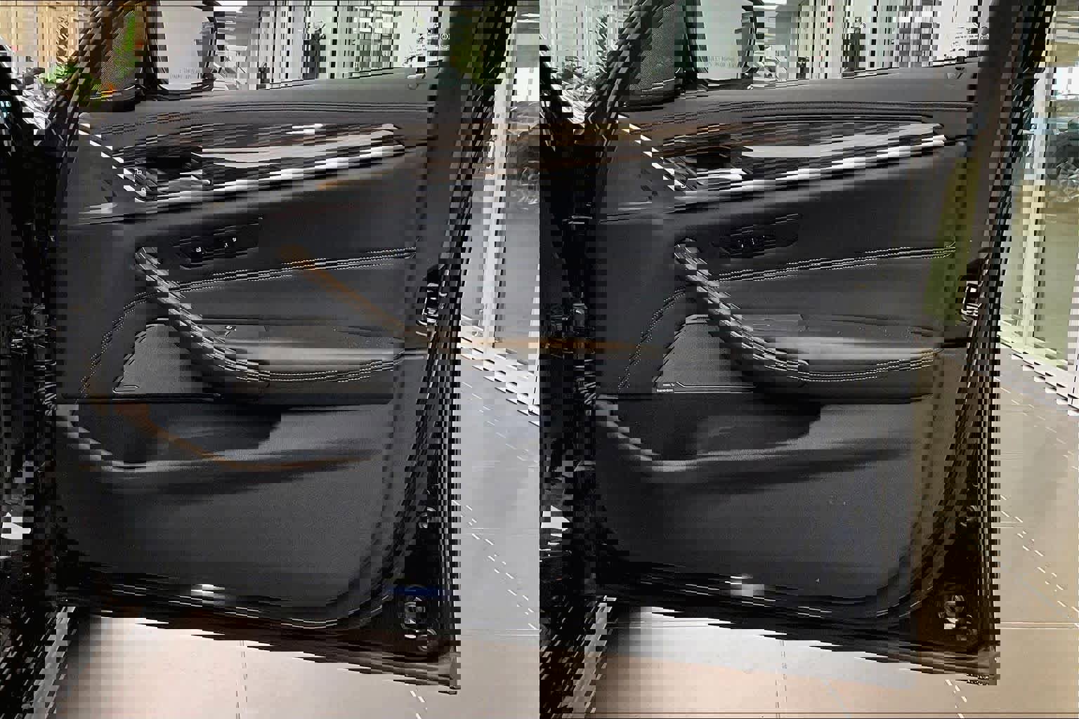 Used 2020 BMW M550i xDrive w/ Executive Package image 22