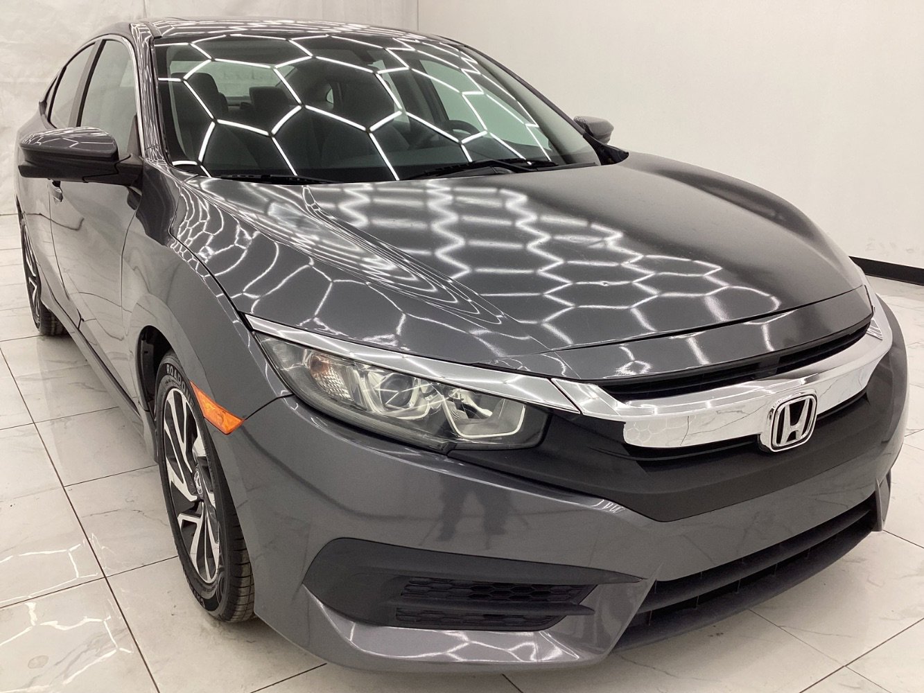Used 2018 Honda Civic EX image 3