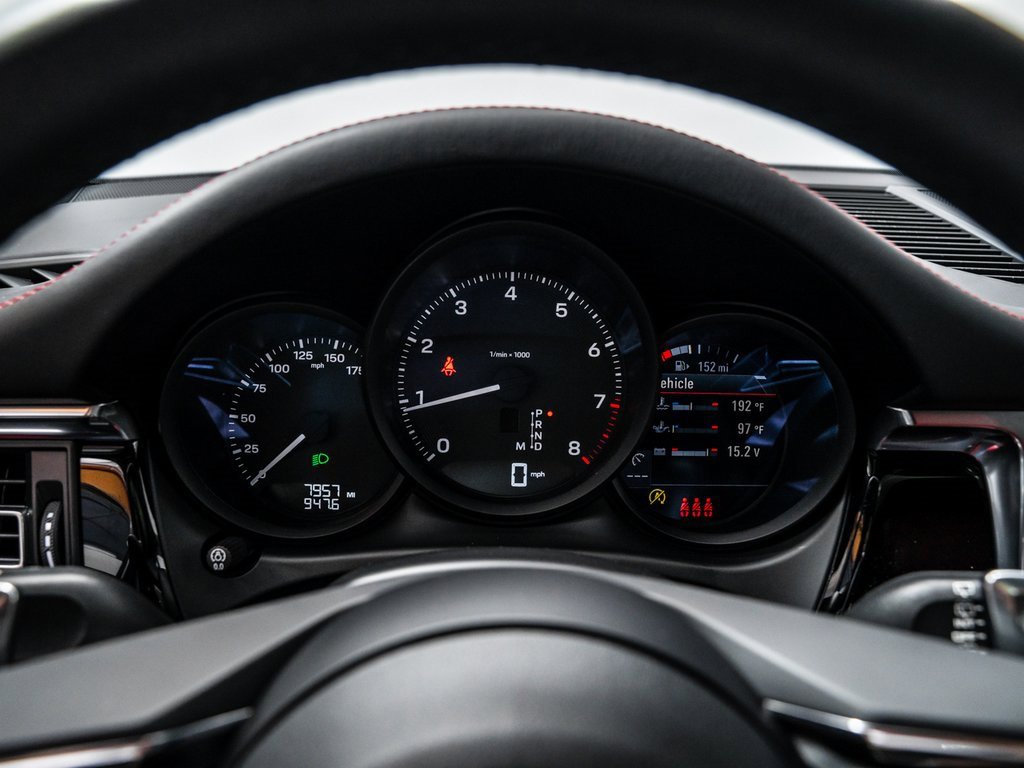 Used 2025 Porsche Macan image 15