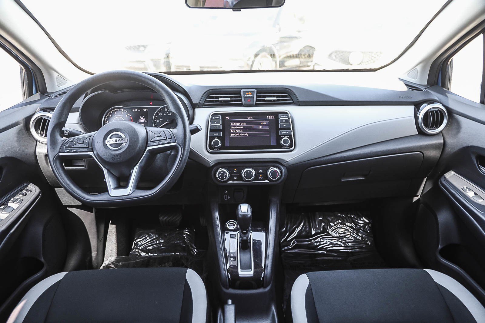Used 2021 Nissan Versa SV FWD image 12