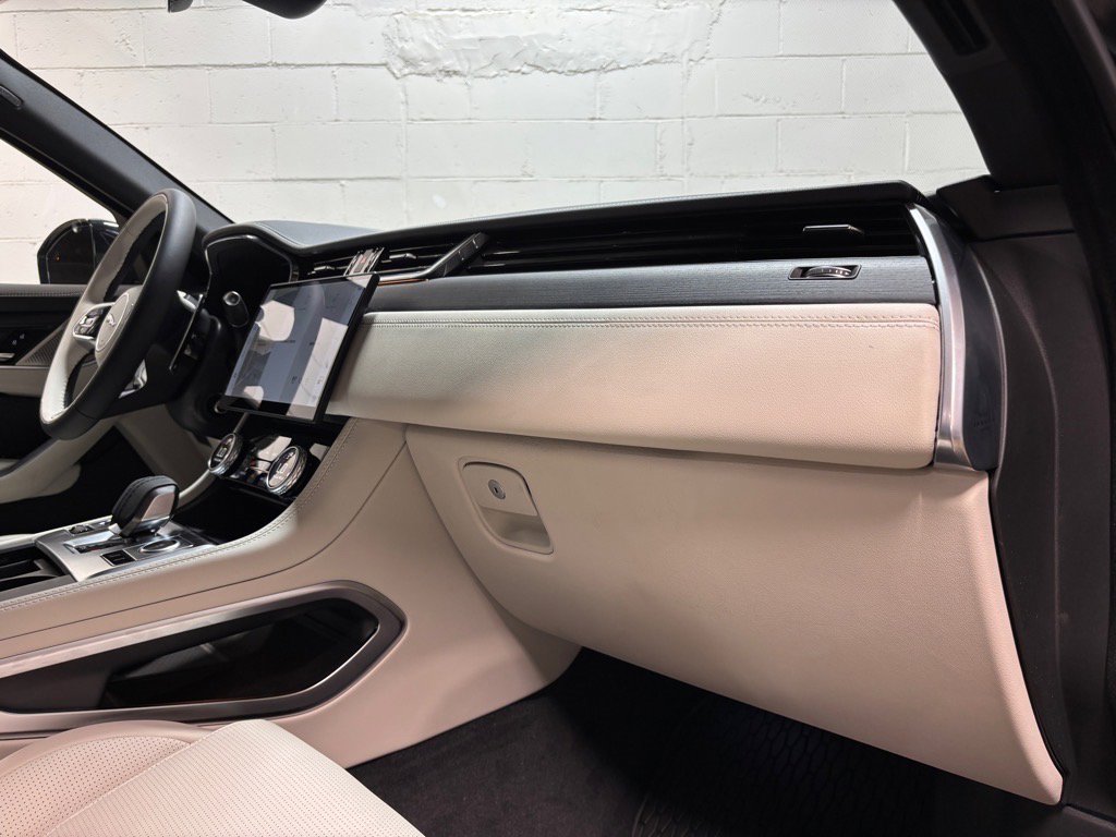 New 2026 Jaguar F-PACE R-Dynamic S image 30