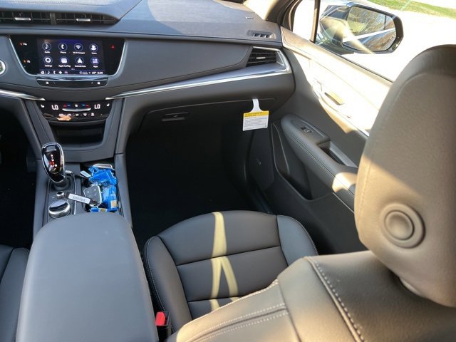 New 2025 Cadillac XT5 Luxury w/ LPO, Floor Liner Package image 31