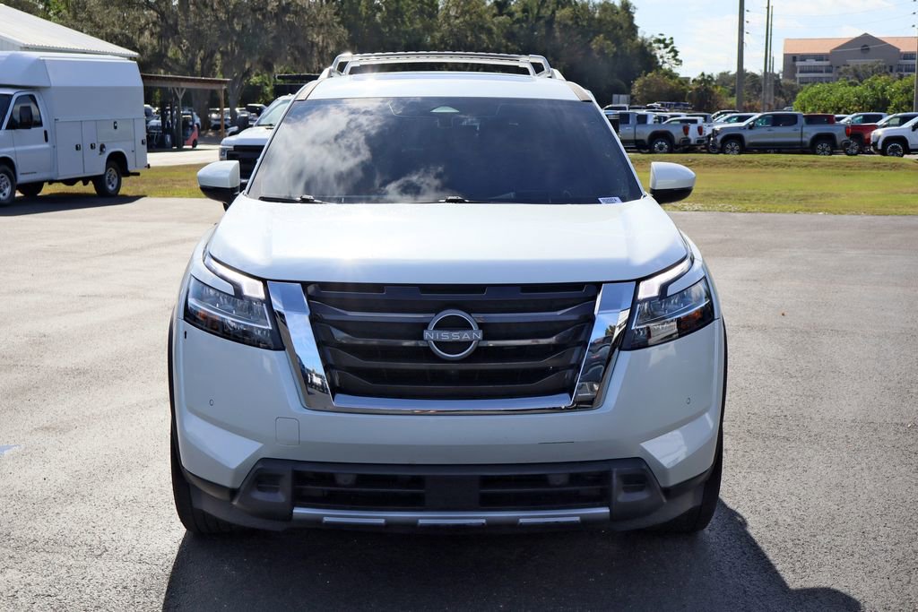 Used 2023 Nissan Pathfinder Platinum image 3