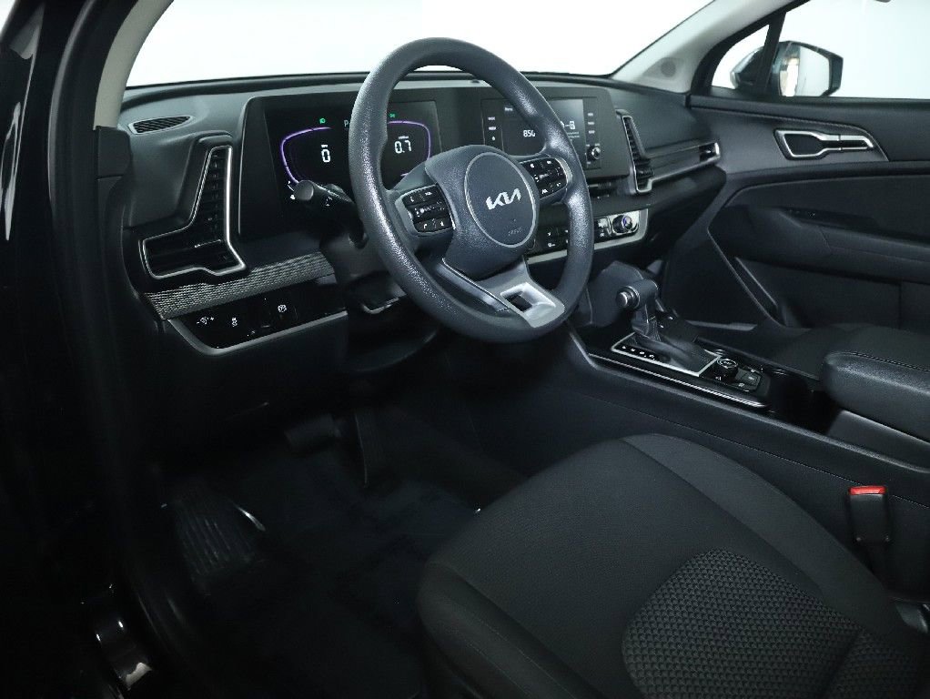 Used 2025 Kia Sportage LX AWD/4WD image 17
