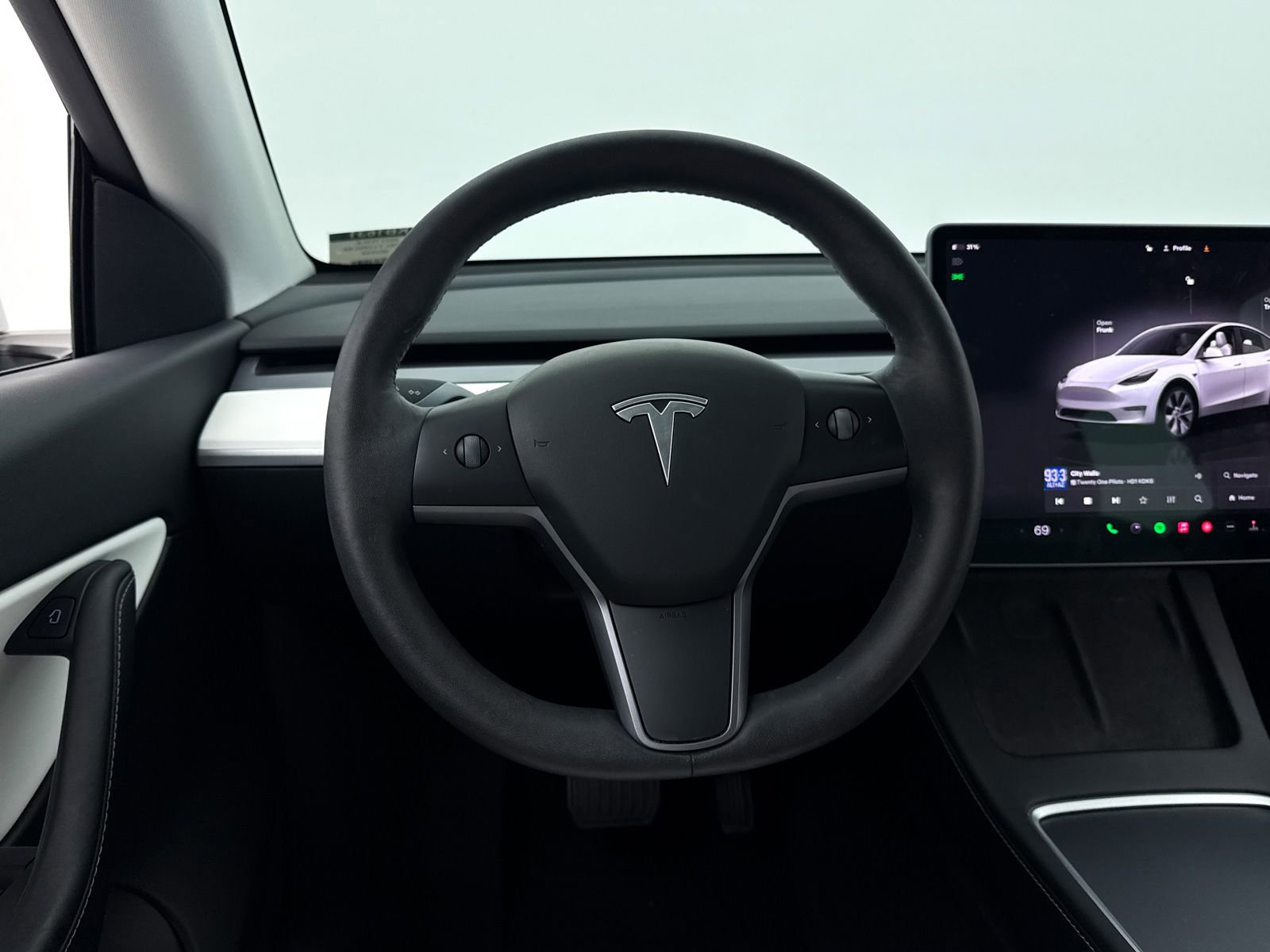 Used 2022 Tesla Model Y Long Range image 42