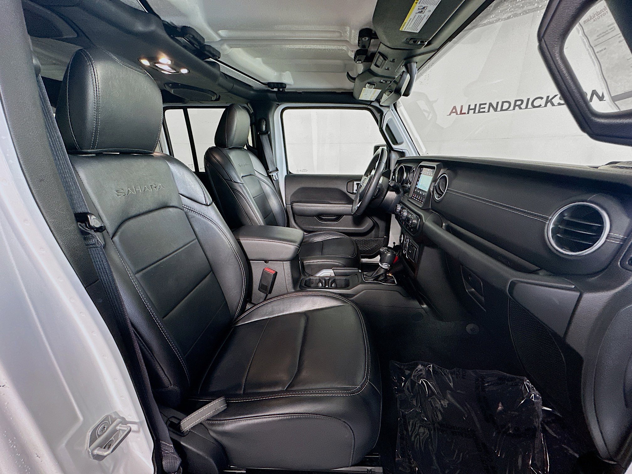 Used 2022 Jeep Wrangler Unlimited Sahara image 28