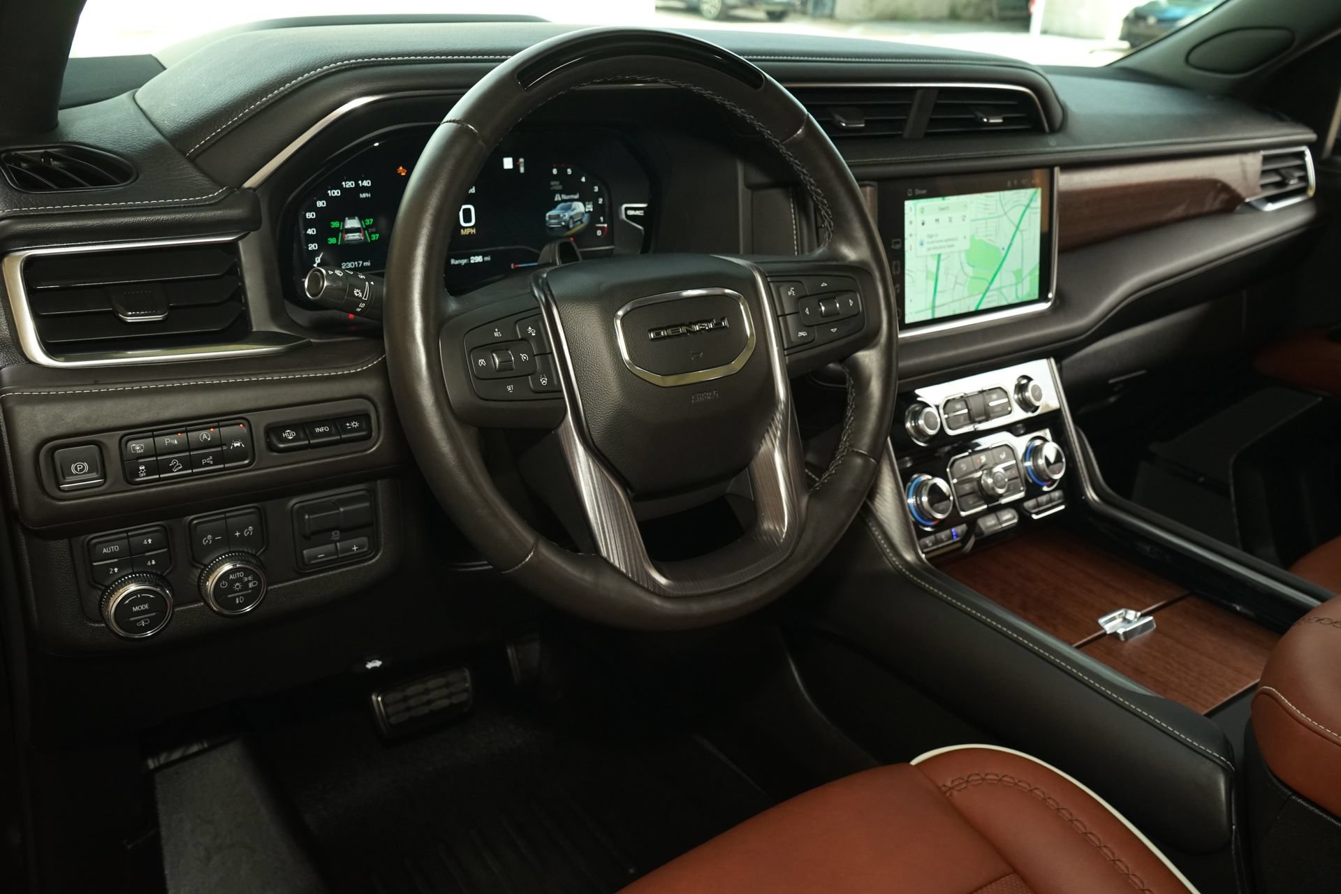 Used 2023 GMC Yukon Denali Ultimate AWD/4WD image 2