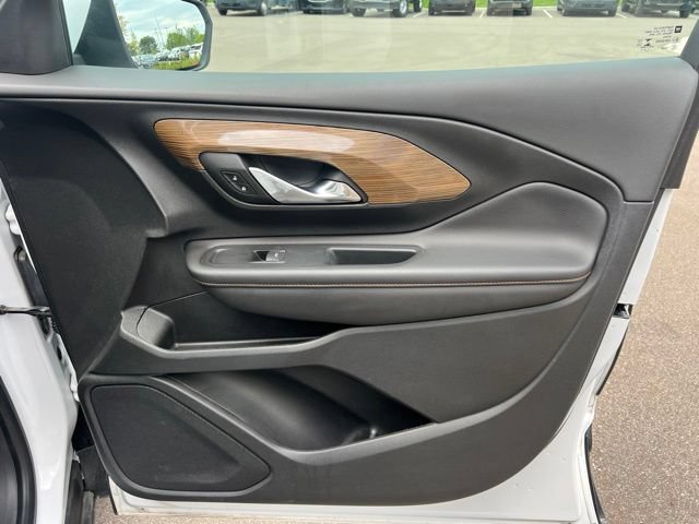 Used 2020 GMC Terrain SLE w/ Driver Convenience Package FWD image 8