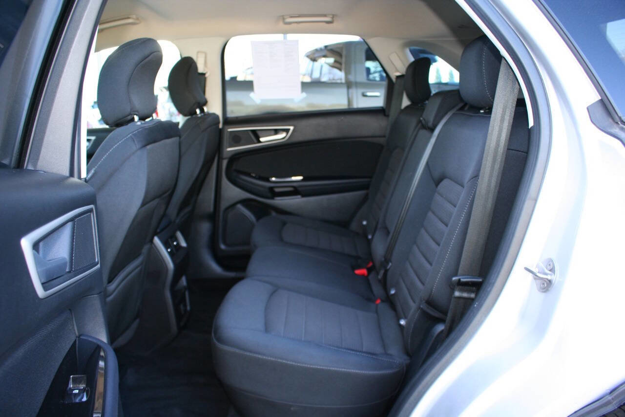 Used 2018 Ford Edge SEL image 18
