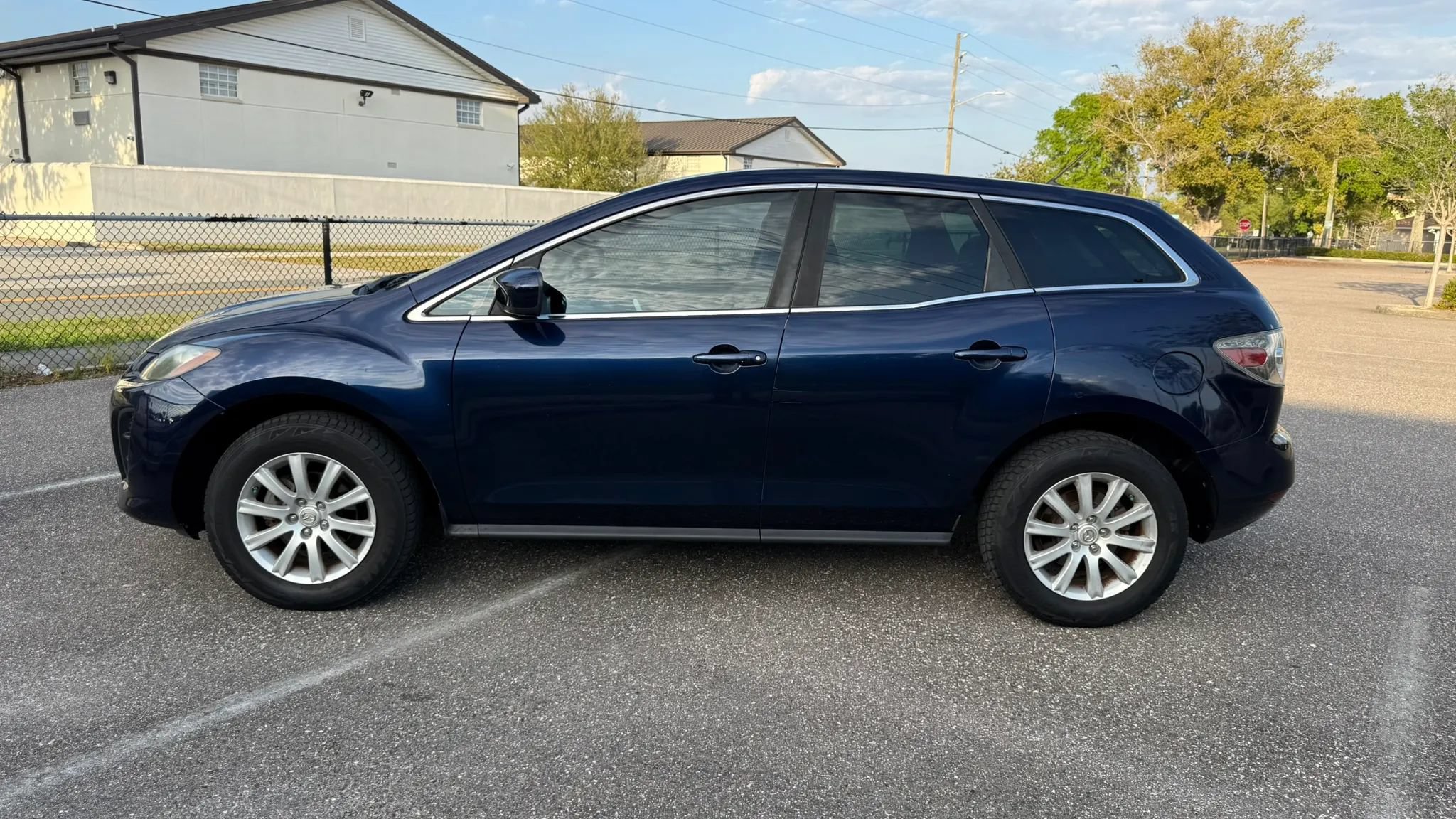 Used 2011 MAZDA CX-7 i SV FWD image 1