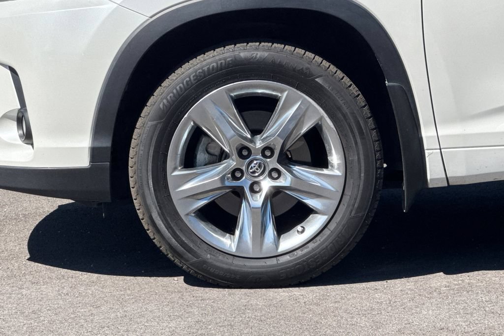 Used 2019 Toyota Highlander Limited AWD/4WD image 32