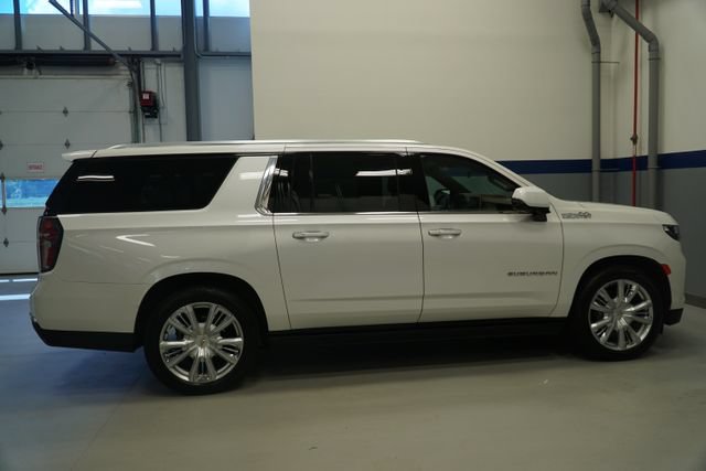 Used 2023 Chevrolet Suburban High Country AWD/4WD image 7
