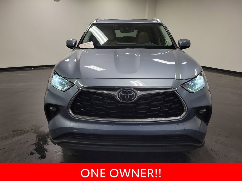 Used 2023 Toyota Highlander Limited image 3