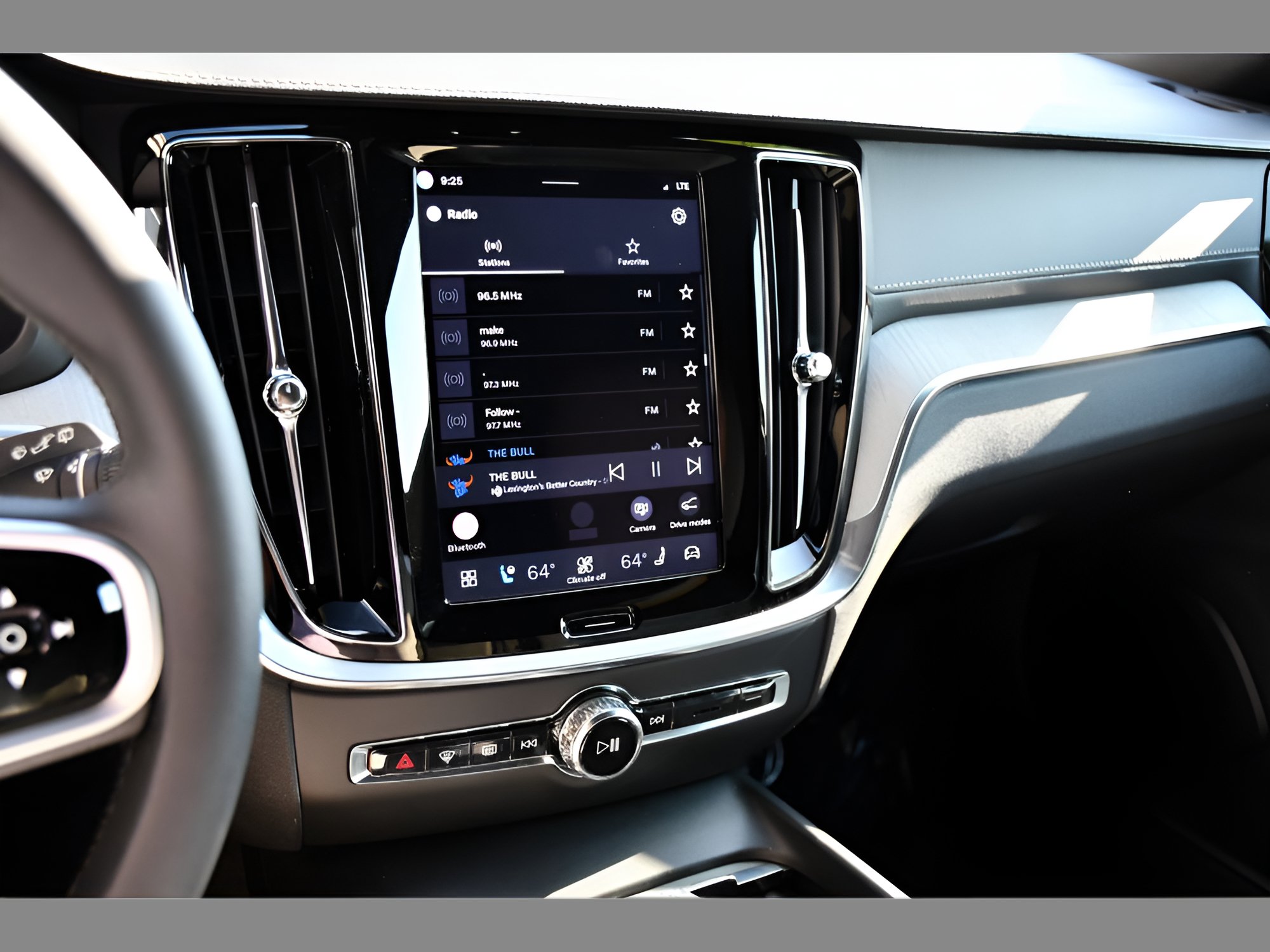 Certified 2025 Volvo V60 B5 Cross Country Ultra AWD/4WD image 19