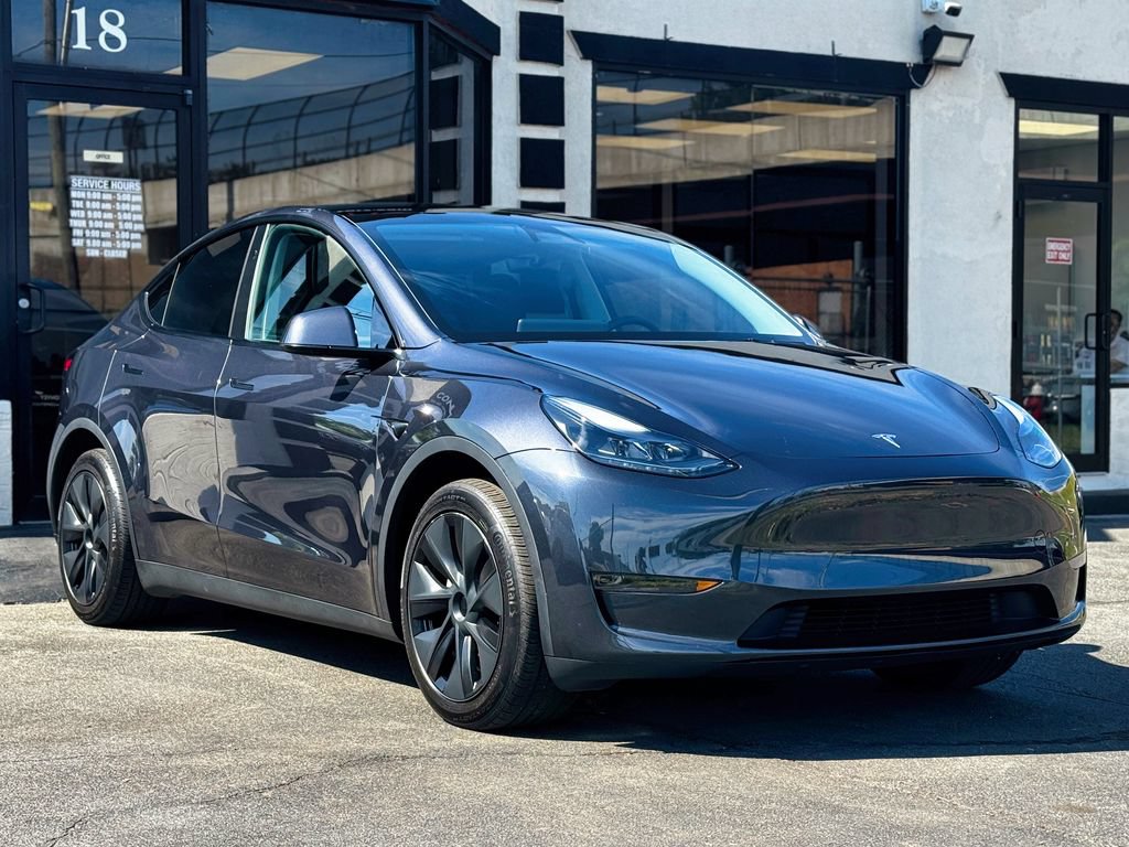 Used 2024 Tesla Model Y Long Range RWD image 4