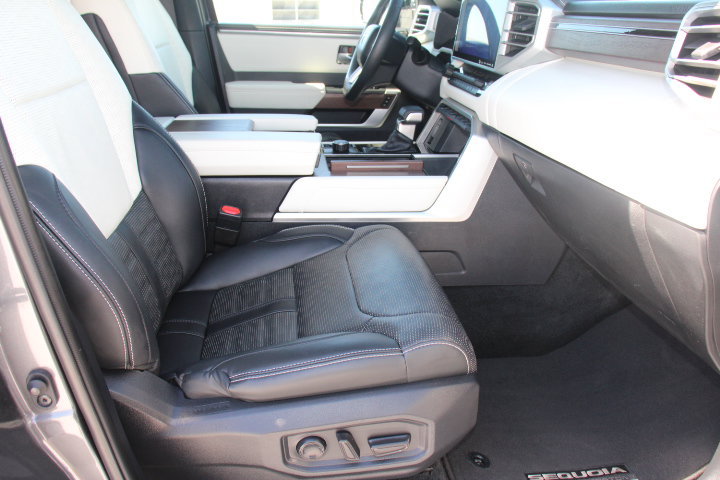 Certified 2024 Toyota Sequoia Capstone AWD/4WD image 25