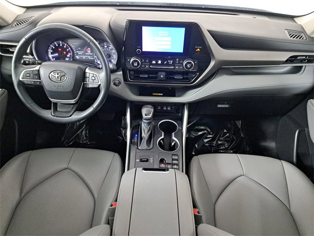Used 2023 Toyota Highlander XLE image 15